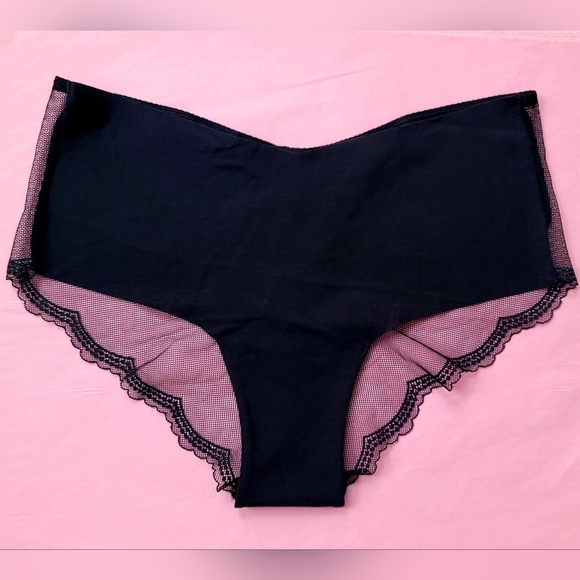 Victoria's Secret Other - NWT VS No-Show Lace-Back Cheeky Panty, Black, Size M